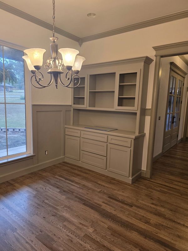 Dining room wainscoting, crown and window trim painted to match